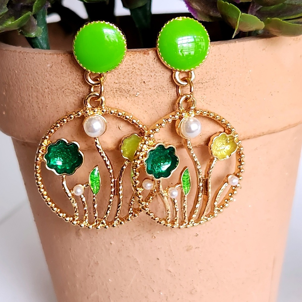 Gold Tone Green Enamel Flower Faux Pearl Circle Drop Dangle Earrings Botanical